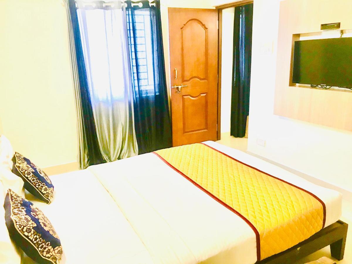 Hotel Half Moon Ченай Екстериор снимка